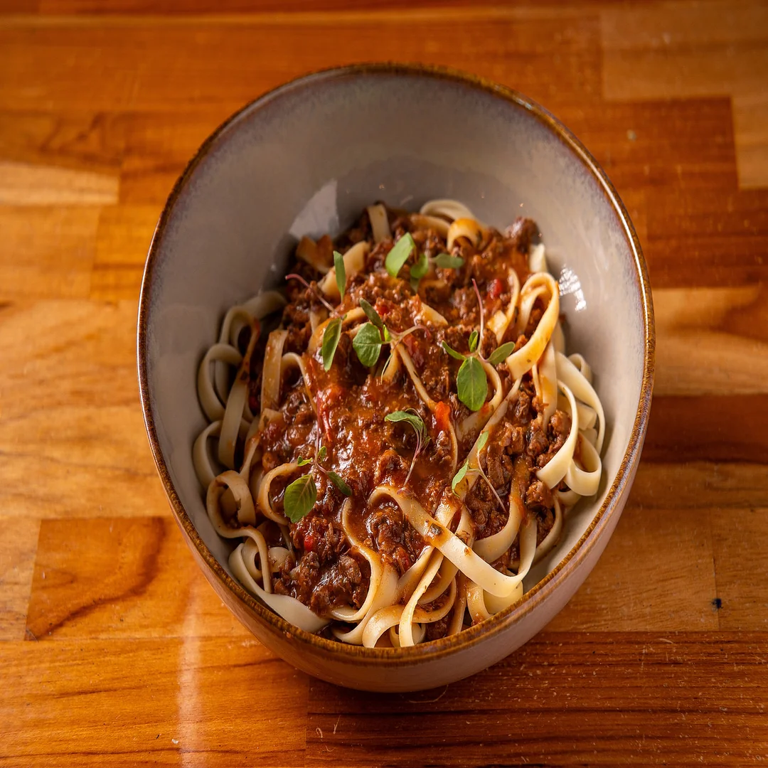 jantar em cantina italiana alphaville