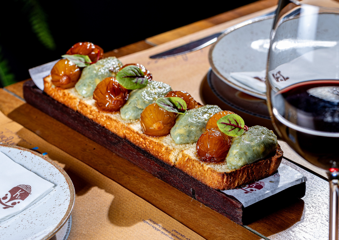 Bruschetta de Gorgonzola com Cebola Caramelizada