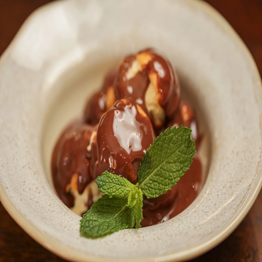 restaurante italiano alphaville com sobremesa típica